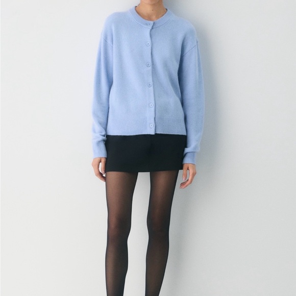 Aritzia Dayflower Blue Crew cardigan cashmere nwt m - Picture 1 of 4